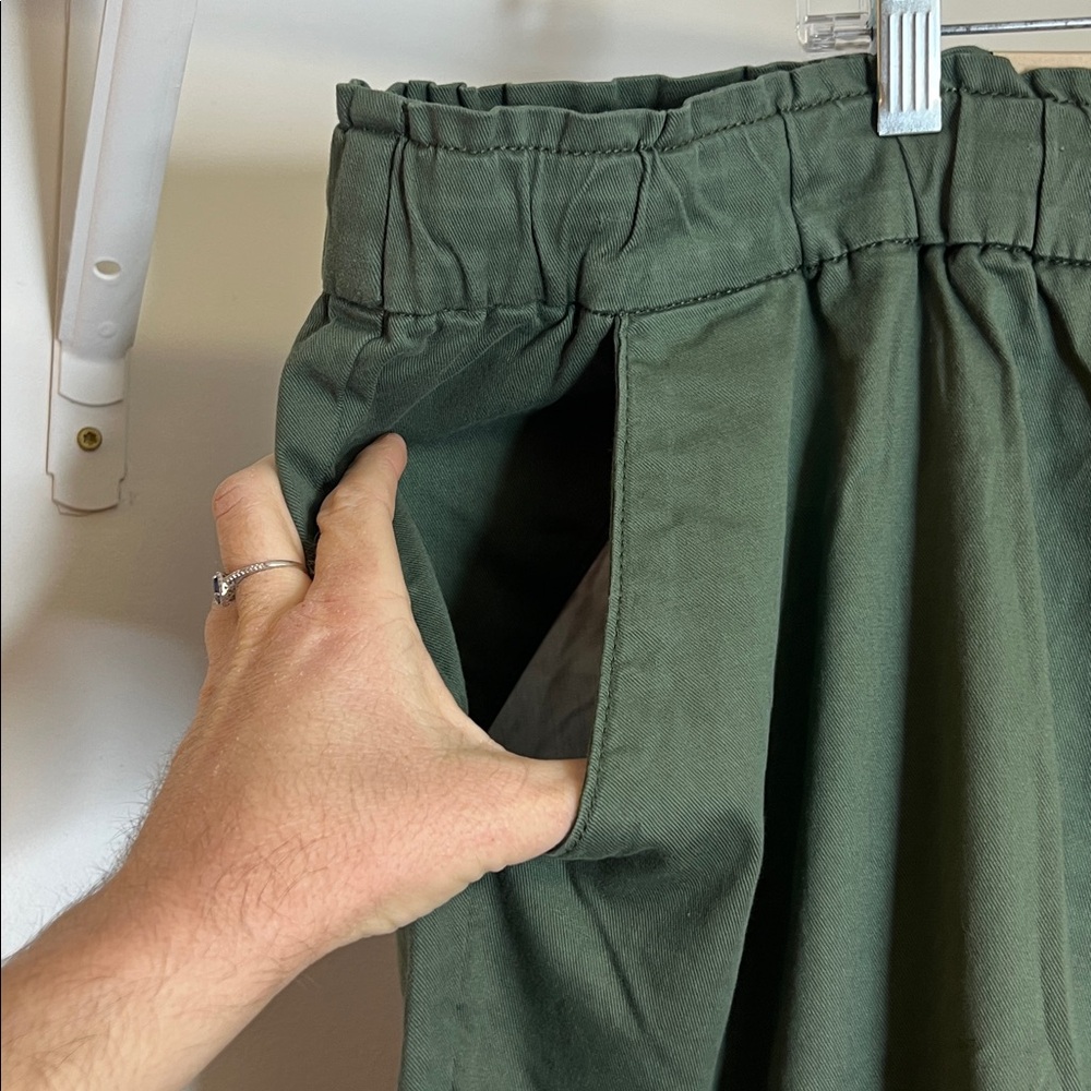 NWT Levi’s Ankle Length Green Khaki Jogger Pants w/ Elastic Waist- 20W - Picture 5 of 11